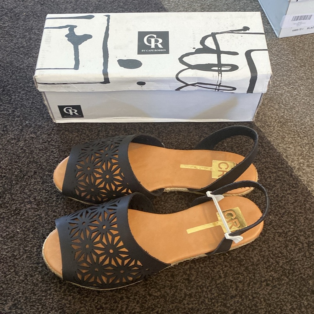 NWT Cape Robbin Sandals - Picture 4 of 7